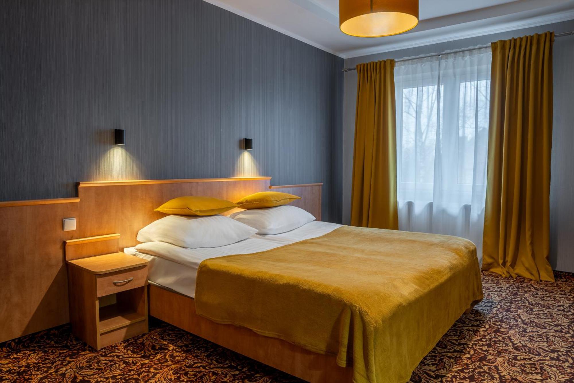 Hotel Kuznia Napoleonska Teresin Exterior photo